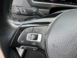 Fahrzeugabbildung Volkswagen Tiguan R-Line* 4Motion*LED*DSG*ACC*CAM*AHK*