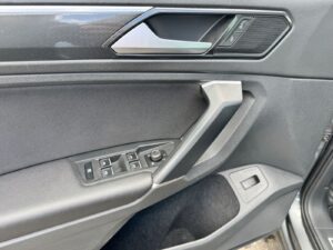 Fahrzeugabbildung Volkswagen Tiguan R-Line* 4Motion*LED*DSG*ACC*CAM*AHK*