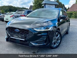 Fahrzeugabbildung Ford Focus Turnier ST-Line* LED* CAM* AHK*