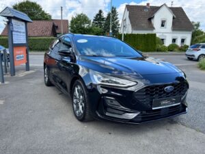 Fahrzeugabbildung Ford Focus Turnier ST-Line* LED* CAM* AHK*
