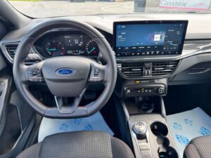Fahrzeugabbildung Ford Focus Turnier ST-Line* LED* CAM* AHK*