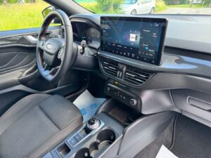 Fahrzeugabbildung Ford Focus Turnier ST-Line* LED* CAM* AHK*
