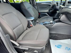 Fahrzeugabbildung Ford Focus Turnier ST-Line* LED* CAM* AHK*