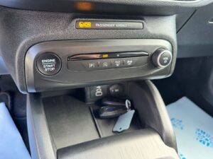 Fahrzeugabbildung Ford Focus Turnier ST-Line* LED* CAM* AHK*