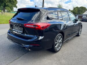 Fahrzeugabbildung Ford Focus Turnier ST-Line* LED* CAM* AHK*
