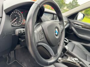 Fahrzeugabbildung BMW X1 18i* BI-XENON*PANO*HARMAN KARDON* SPORTSITZE*