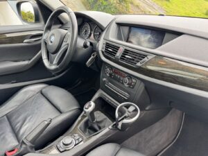 Fahrzeugabbildung BMW X1 18i* BI-XENON*PANO*HARMAN KARDON* SPORTSITZE*