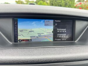 Fahrzeugabbildung BMW X1 18i* BI-XENON*PANO*HARMAN KARDON* SPORTSITZE*