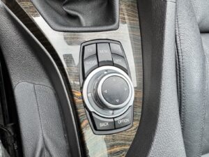 Fahrzeugabbildung BMW X1 18i* BI-XENON*PANO*HARMAN KARDON* SPORTSITZE*