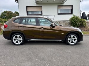 Fahrzeugabbildung BMW X1 18i* BI-XENON*PANO*HARMAN KARDON* SPORTSITZE*