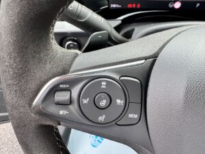 Fahrzeugabbildung Opel Mokka* IRMSCHER* 1 of 500* BLACK*LED*CAM*ACC