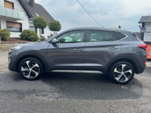 Fahrzeugabbildung Hyundai Tucson Premium 4WD* 1 HAND* AUTOMATIK* LED* CAM*