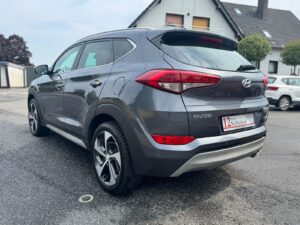 Fahrzeugabbildung Hyundai Tucson Premium 4WD* 1 HAND* AUTOMATIK* LED* CAM*
