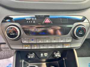 Fahrzeugabbildung Hyundai Tucson Premium 4WD* 1 HAND* AUTOMATIK* LED* CAM*