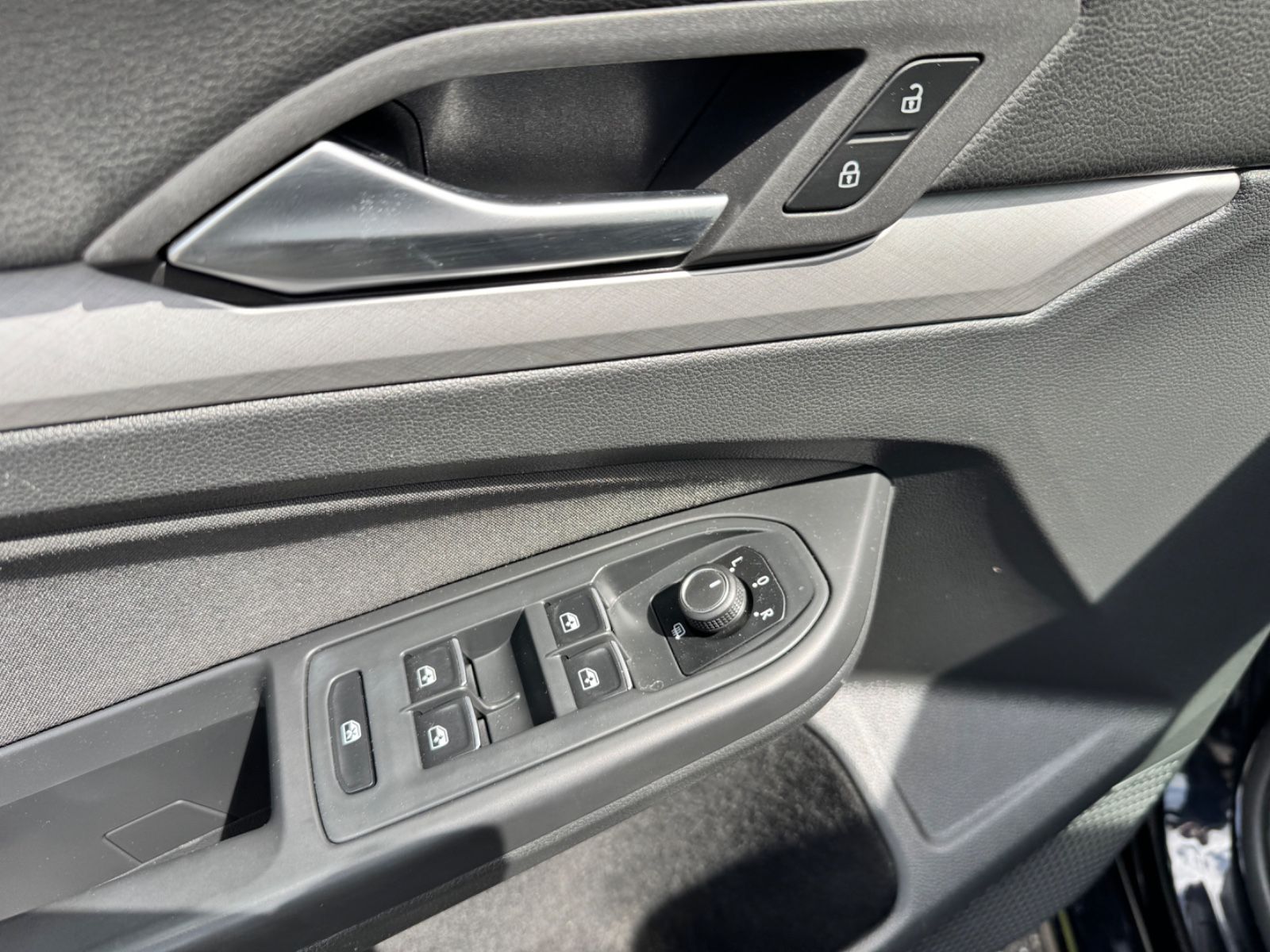 Fahrzeugabbildung Volkswagen Golf VIII Lim. Life*2.0 TDI*LED*CAM*PANO*CAM*AHK