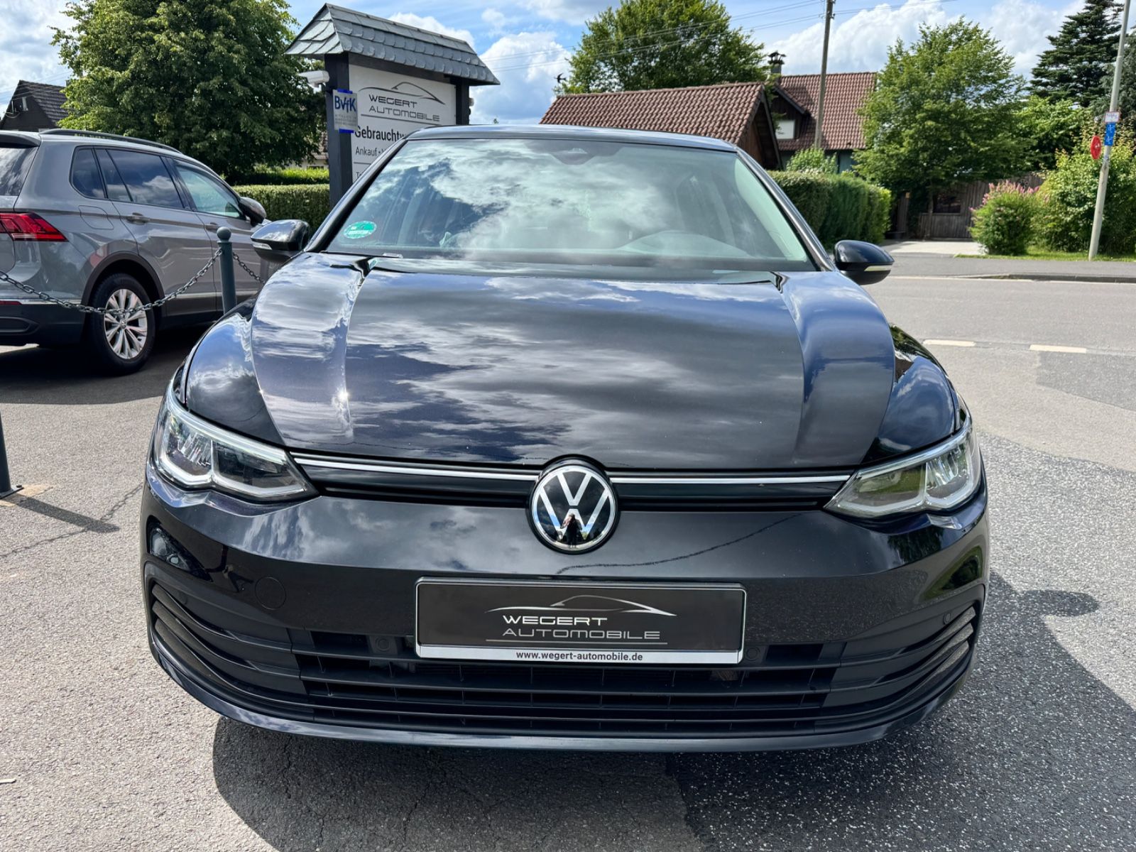 Fahrzeugabbildung Volkswagen Golf VIII Lim. Life*2.0 TDI*LED*CAM*PANO*CAM*AHK