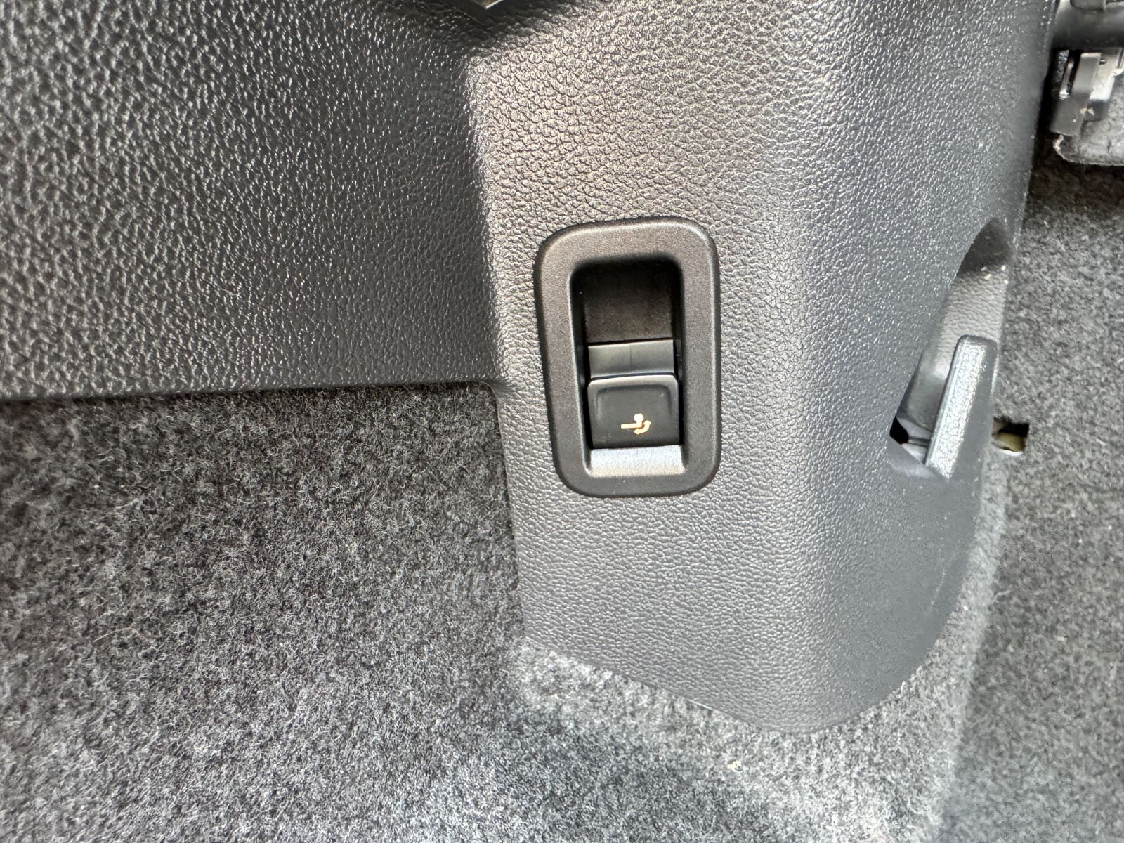 Fahrzeugabbildung Volkswagen Golf VIII Lim. Life*2.0 TDI*LED*CAM*PANO*CAM*AHK