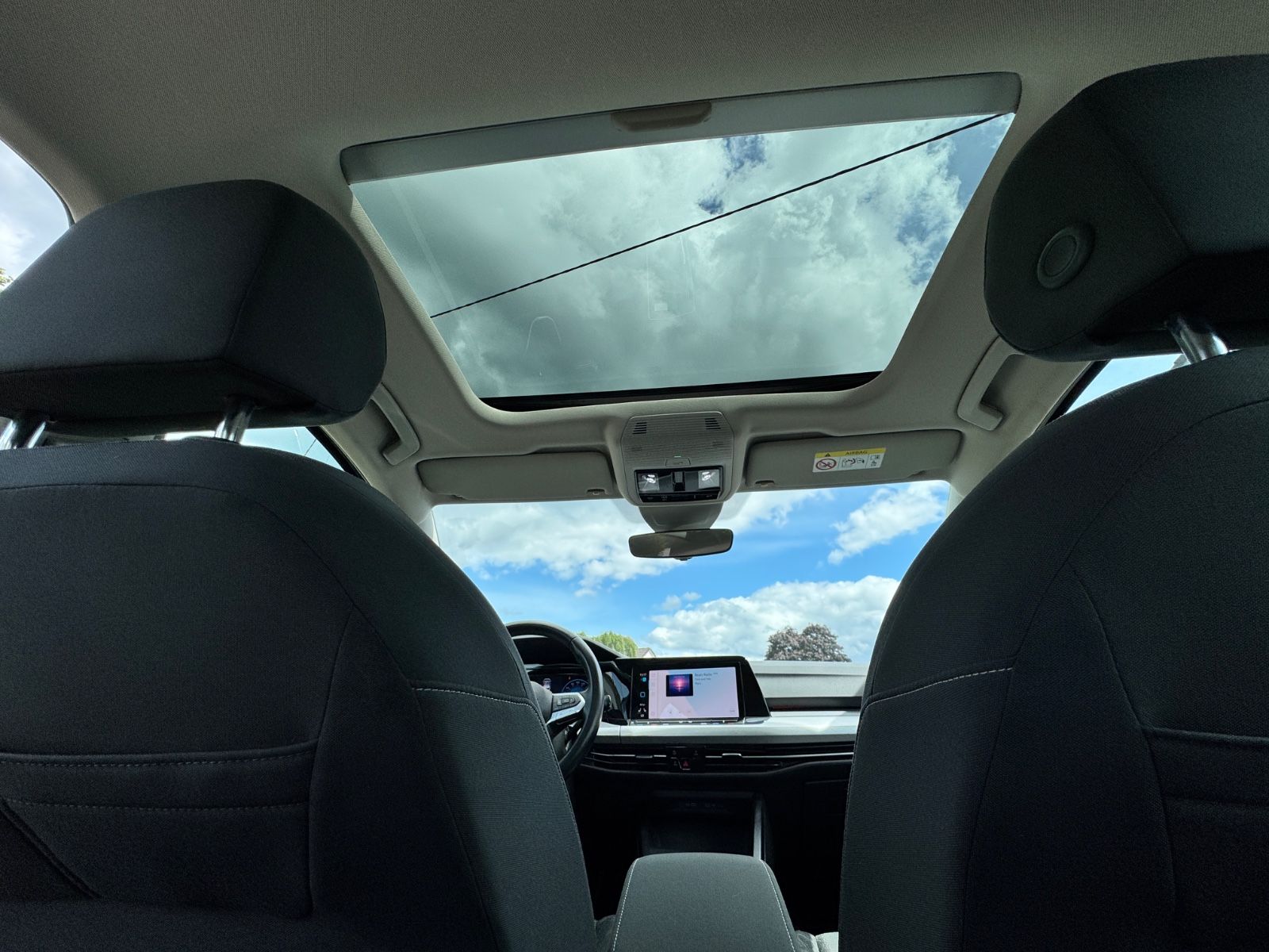 Fahrzeugabbildung Volkswagen Golf VIII Lim. Life*2.0 TDI*LED*CAM*PANO*CAM*AHK