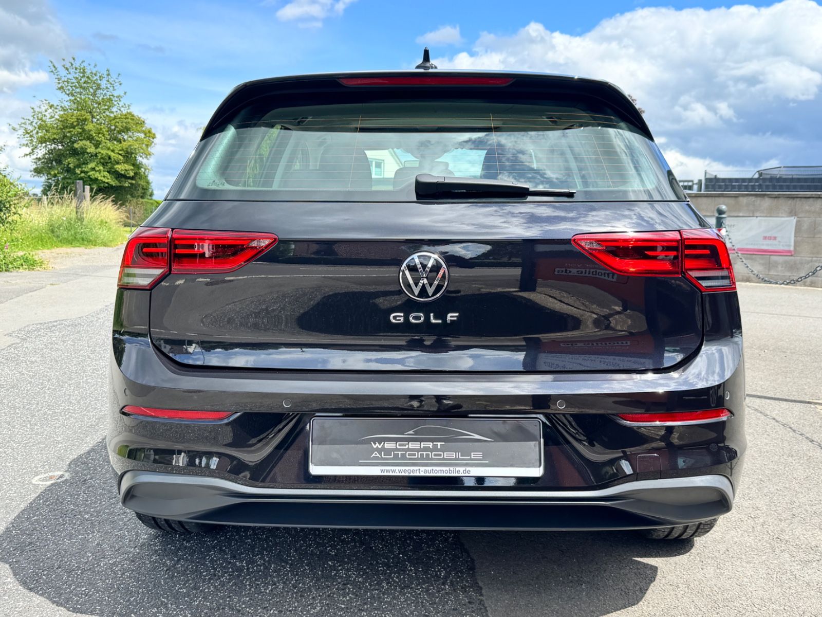 Fahrzeugabbildung Volkswagen Golf VIII Lim. Life*2.0 TDI*LED*CAM*PANO*CAM*AHK