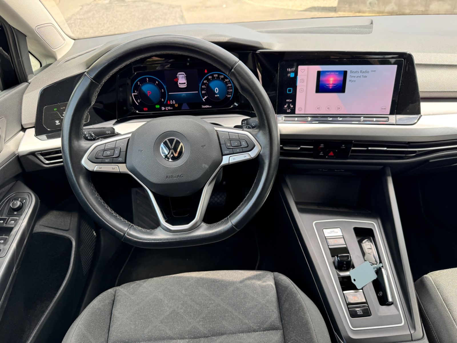 Fahrzeugabbildung Volkswagen Golf VIII Lim. Life*2.0 TDI*LED*CAM*PANO*CAM*AHK
