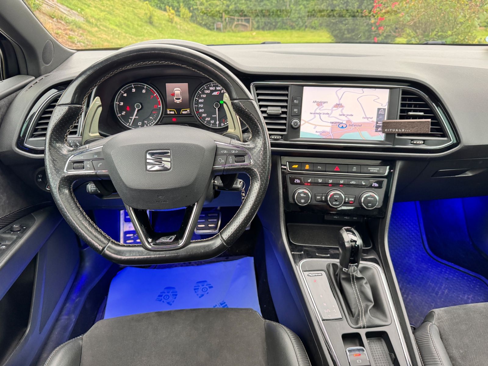 Fahrzeugabbildung SEAT Leon ST Cupra 300 4Drive*PANO*DSG*