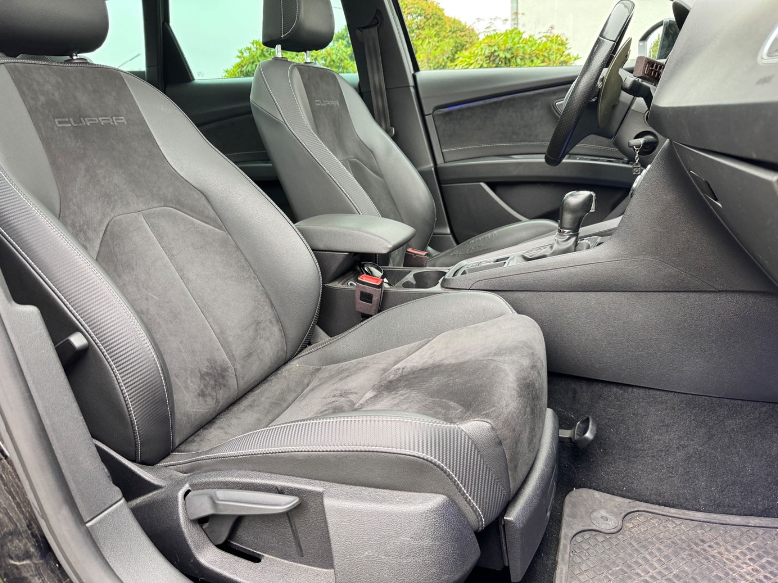 Fahrzeugabbildung SEAT Leon ST Cupra 300 4Drive*PANO*DSG*