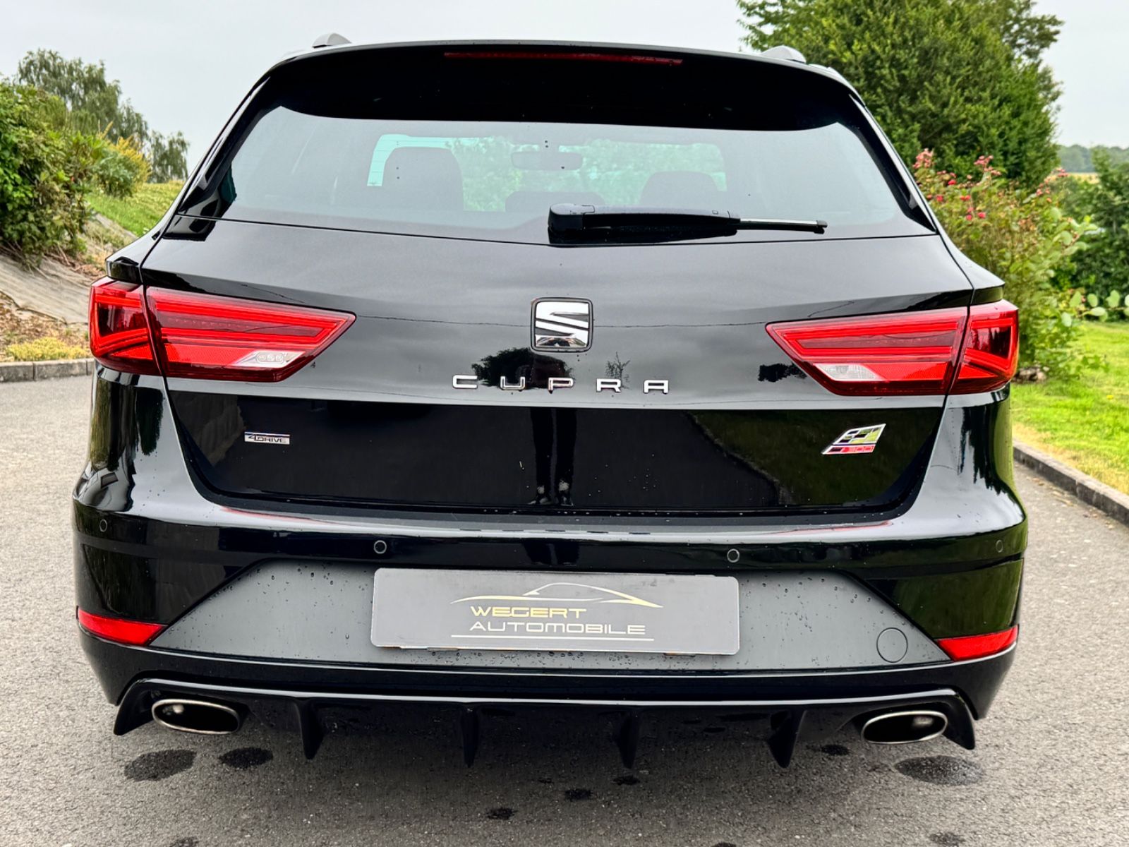 Fahrzeugabbildung SEAT Leon ST Cupra 300 4Drive*PANO*DSG*