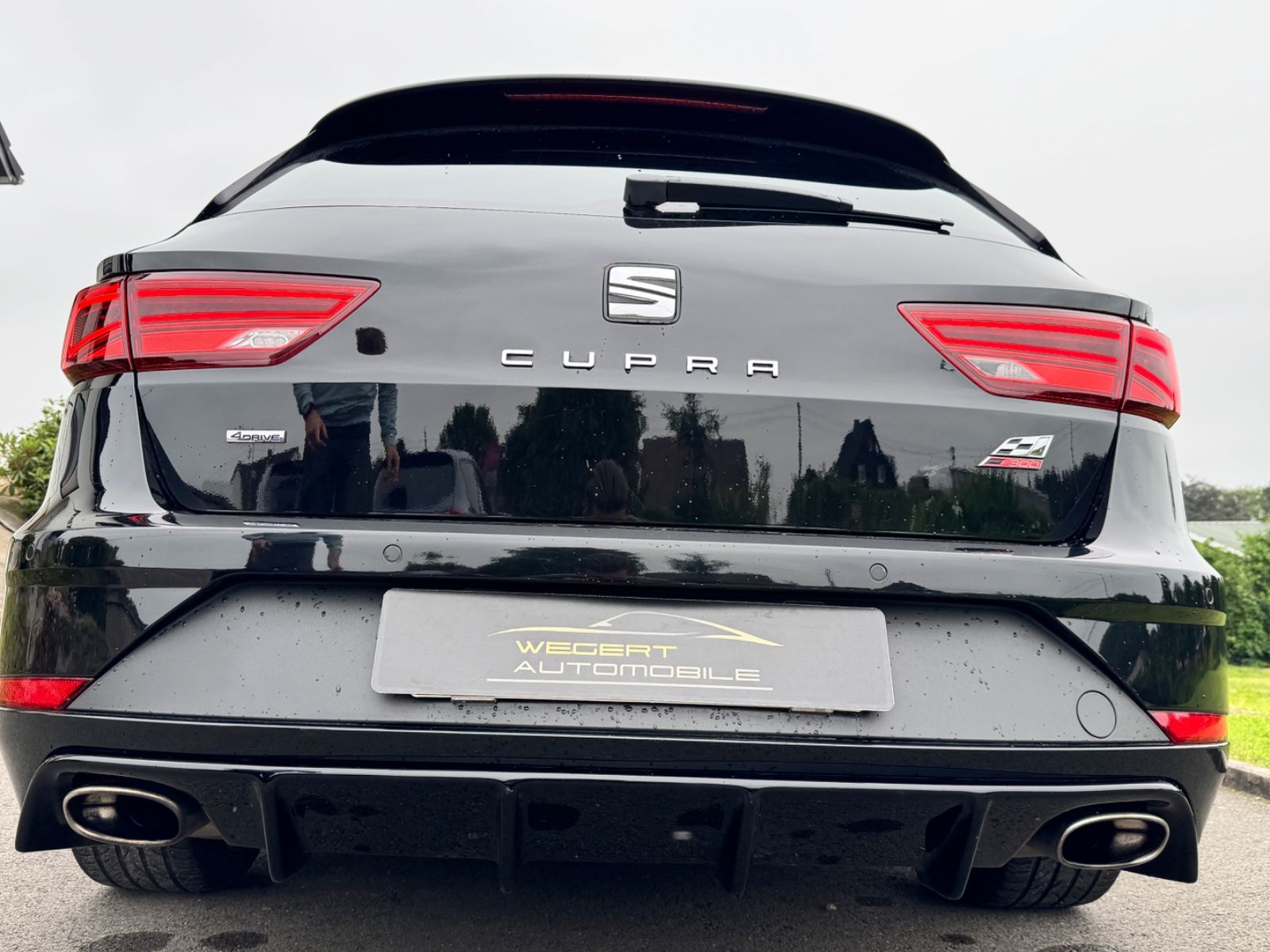 Fahrzeugabbildung SEAT Leon ST Cupra 300 4Drive*PANO*DSG*