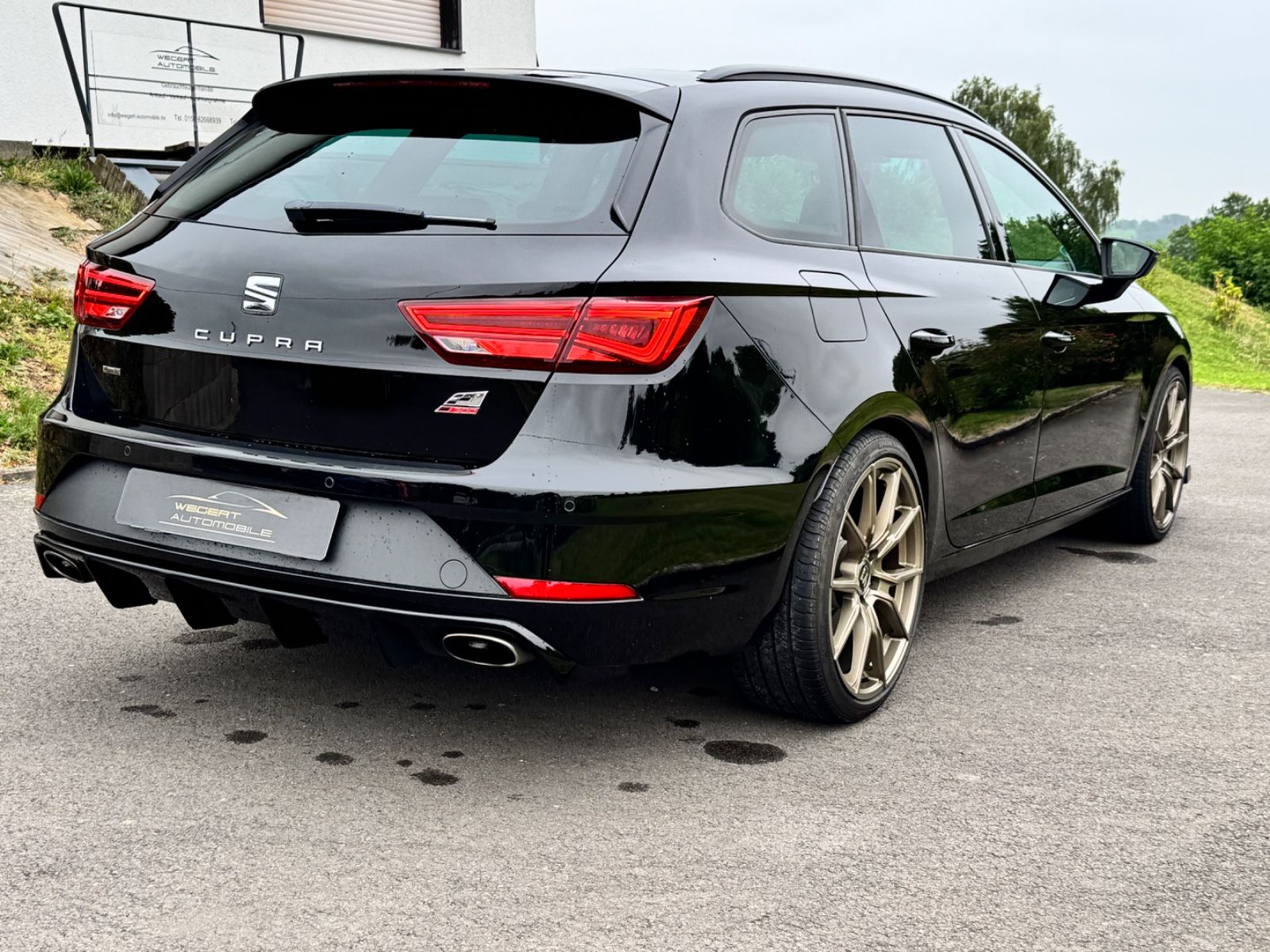 Fahrzeugabbildung SEAT Leon ST Cupra 300 4Drive*PANO*DSG*