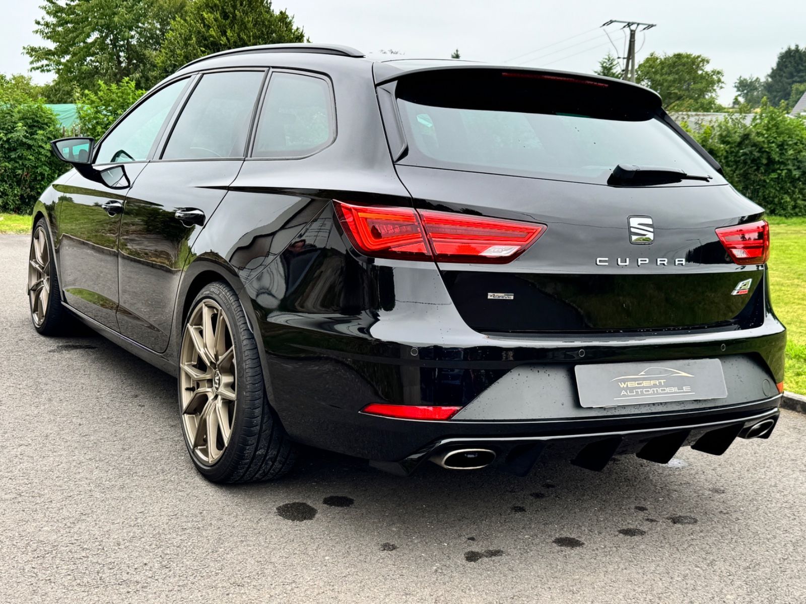 Fahrzeugabbildung SEAT Leon ST Cupra 300 4Drive*PANO*DSG*