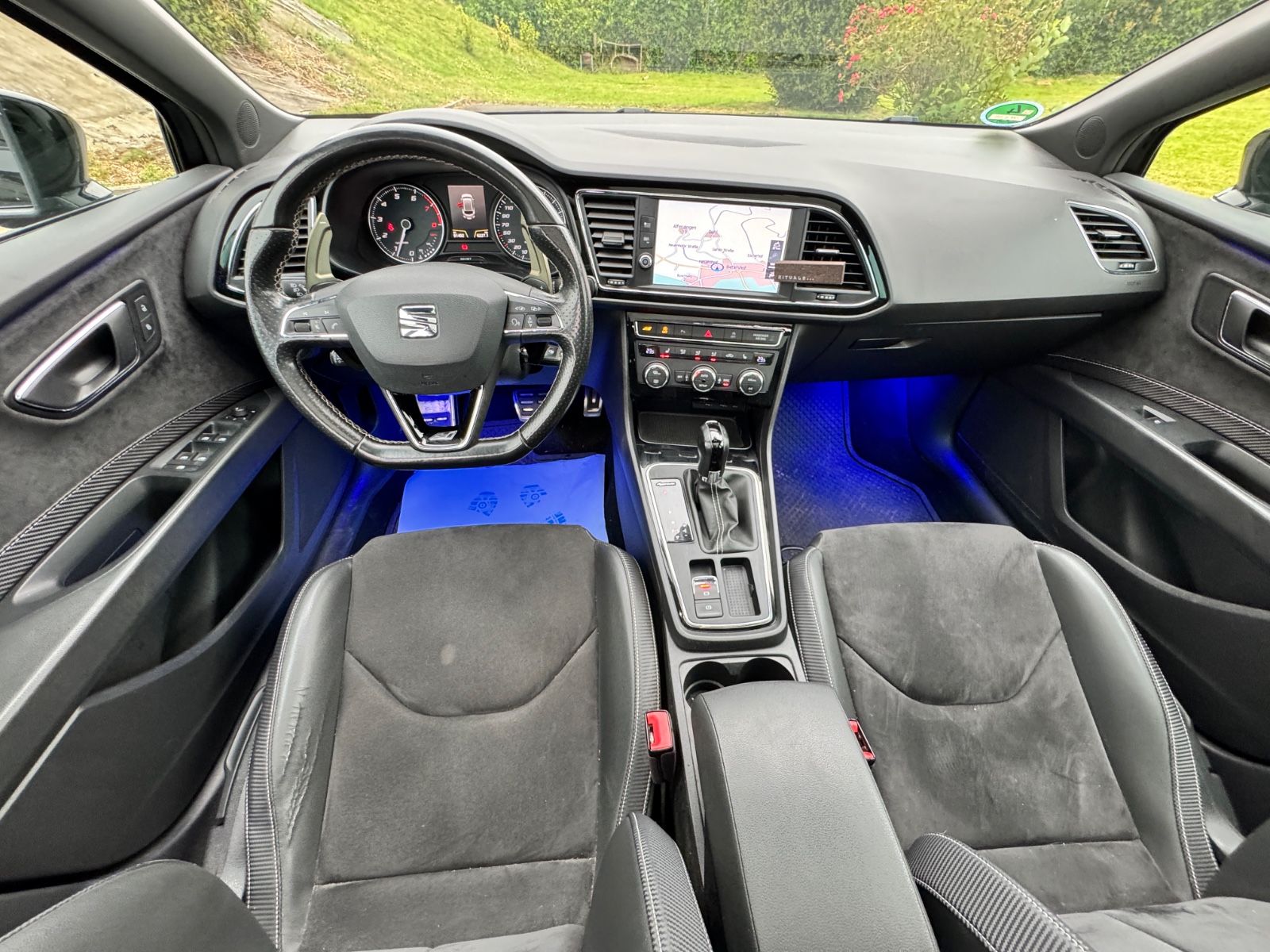 Fahrzeugabbildung SEAT Leon ST Cupra 300 4Drive*PANO*DSG*