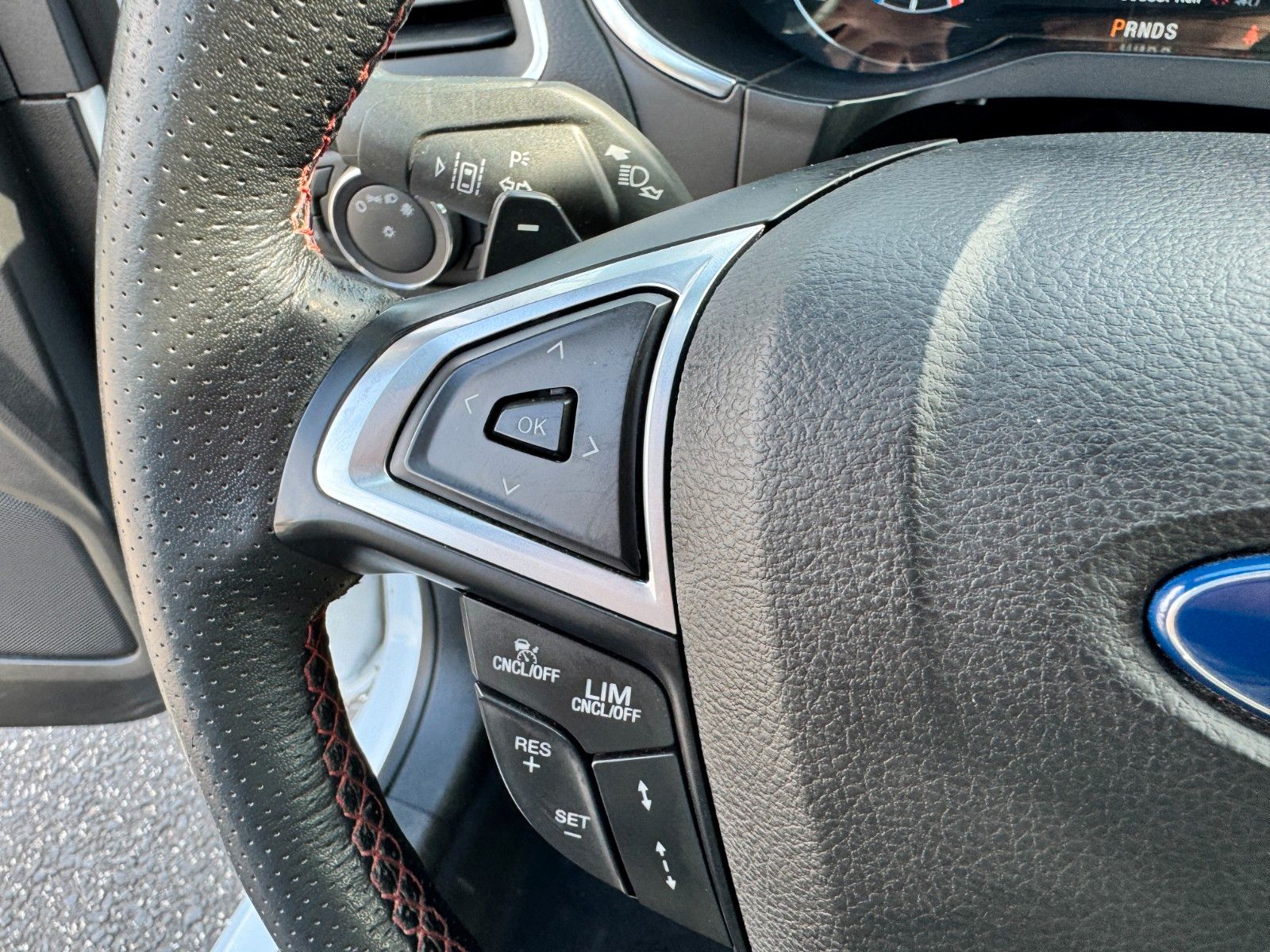 Fahrzeugabbildung Ford S-Max ST-Line*LED*CAM*7 SITZER*AHK*
