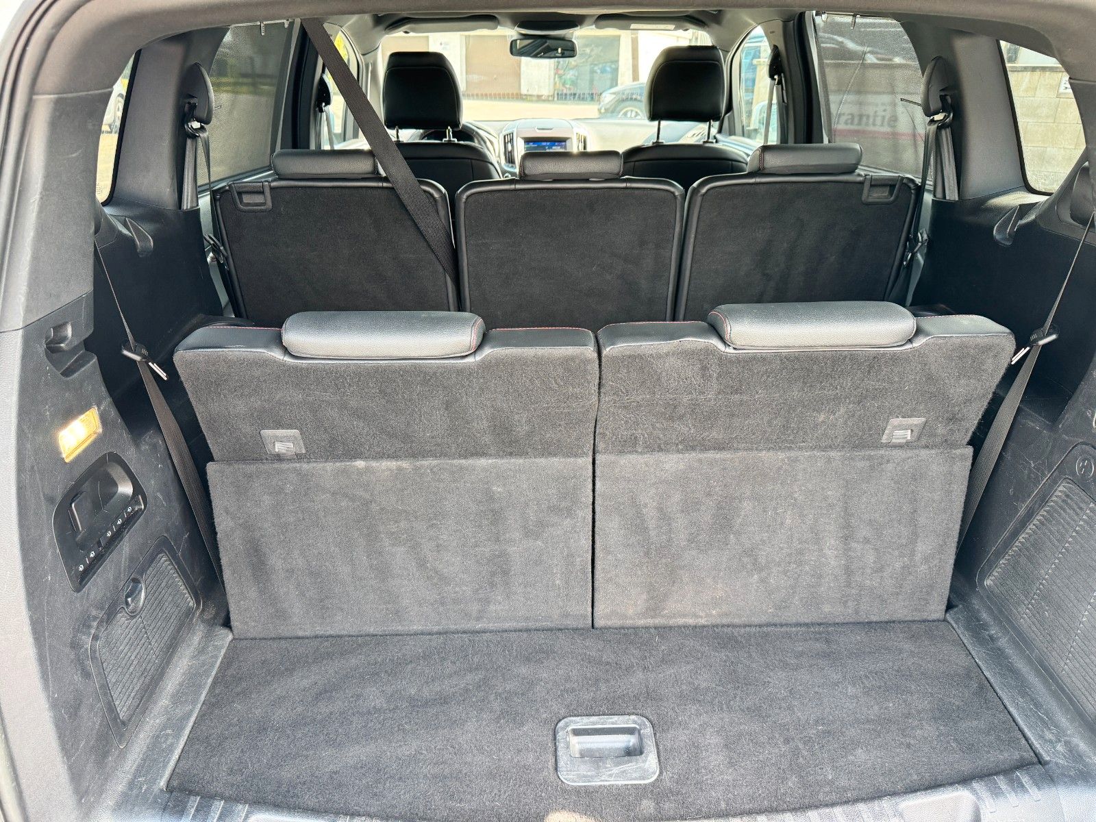 Fahrzeugabbildung Ford S-Max ST-Line*LED*CAM*7 SITZER*AHK*