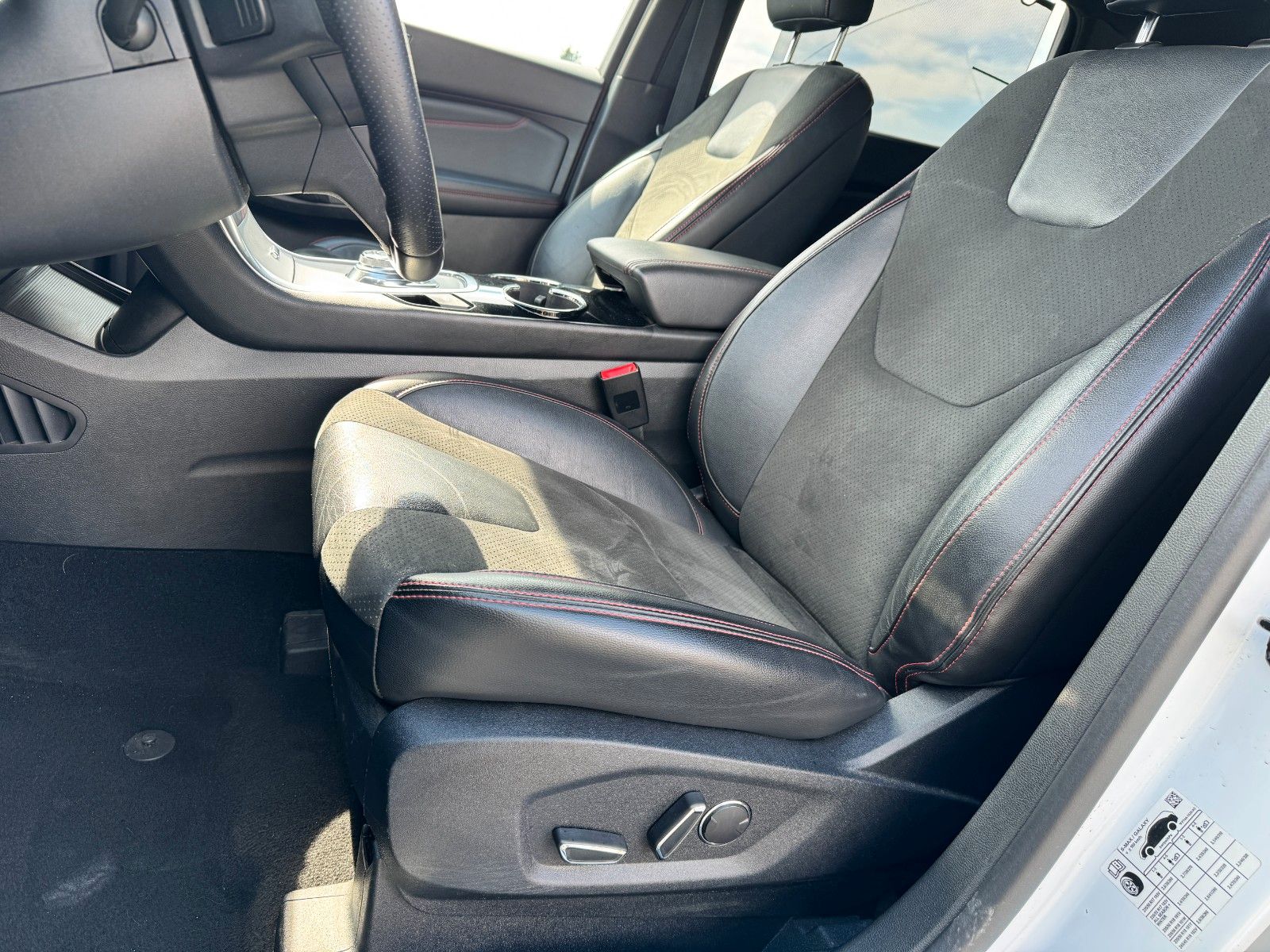 Fahrzeugabbildung Ford S-Max ST-Line*LED*CAM*7 SITZER*AHK*